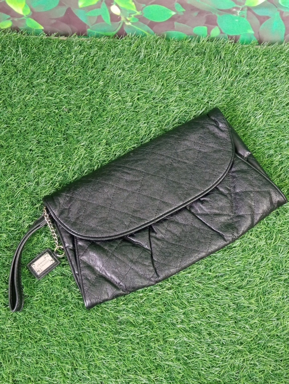👜🍒 Armani Exchange Black Quilted Faux Leather Wristlet Clutch